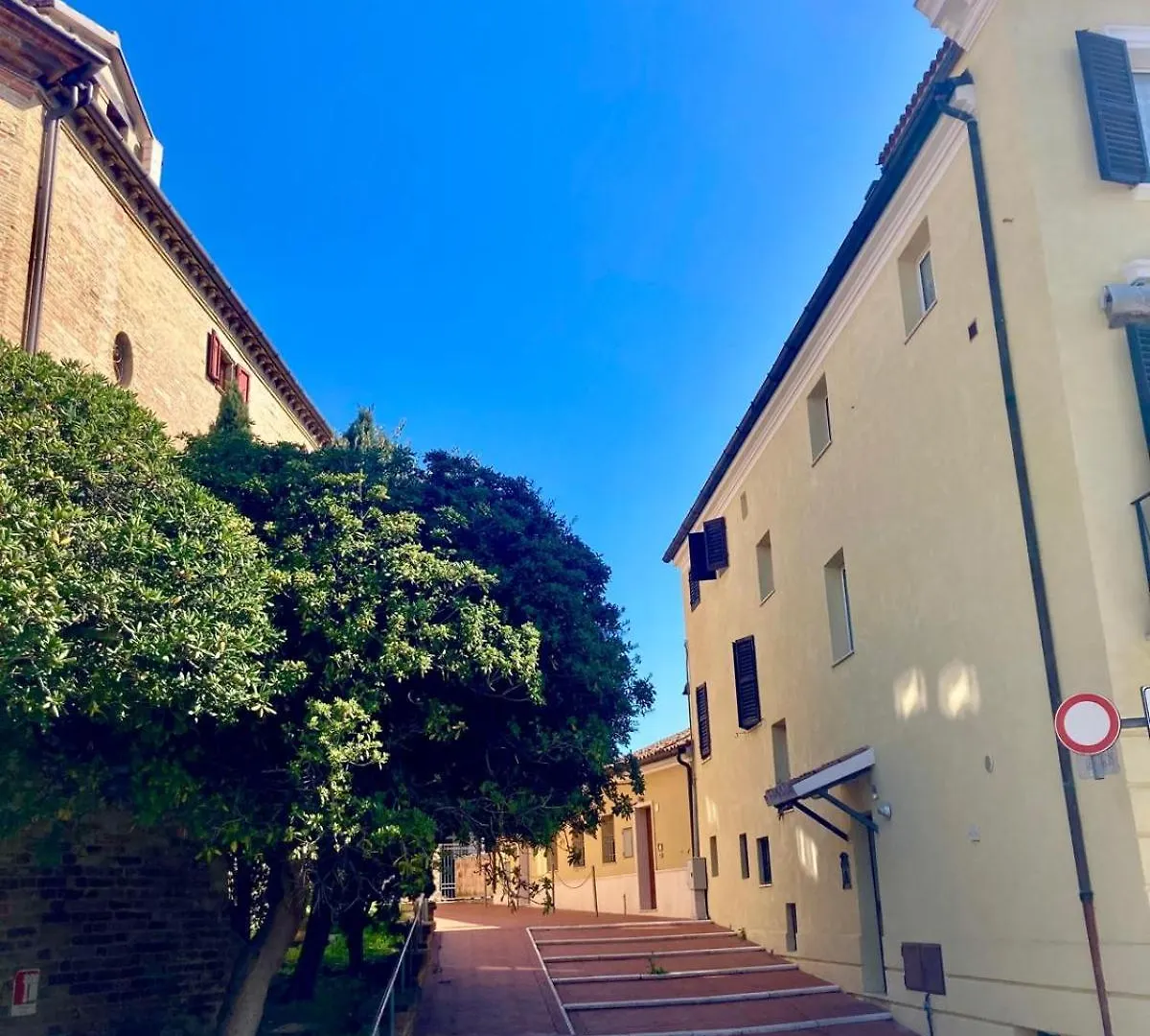 B&B Residenza Leonardo Falconara Marittima 3*,